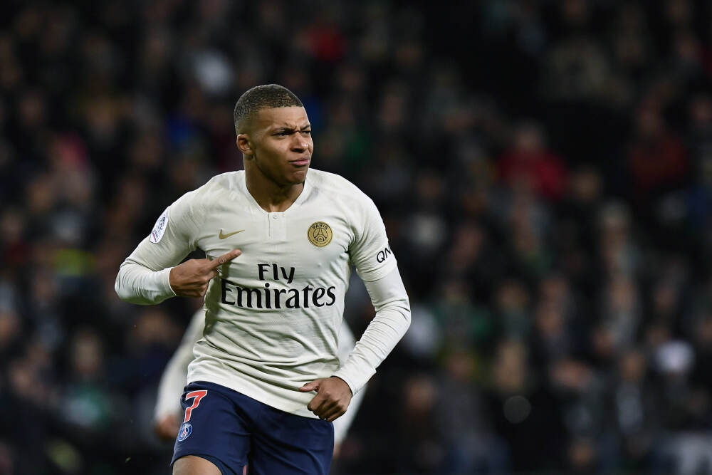 【好评中国】元旦文旅消费“烟火旺”，照见活力中国新气象